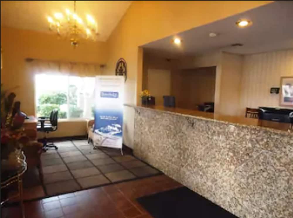 Travelodge By Wyndham Hemet Ca Dalaman gambar